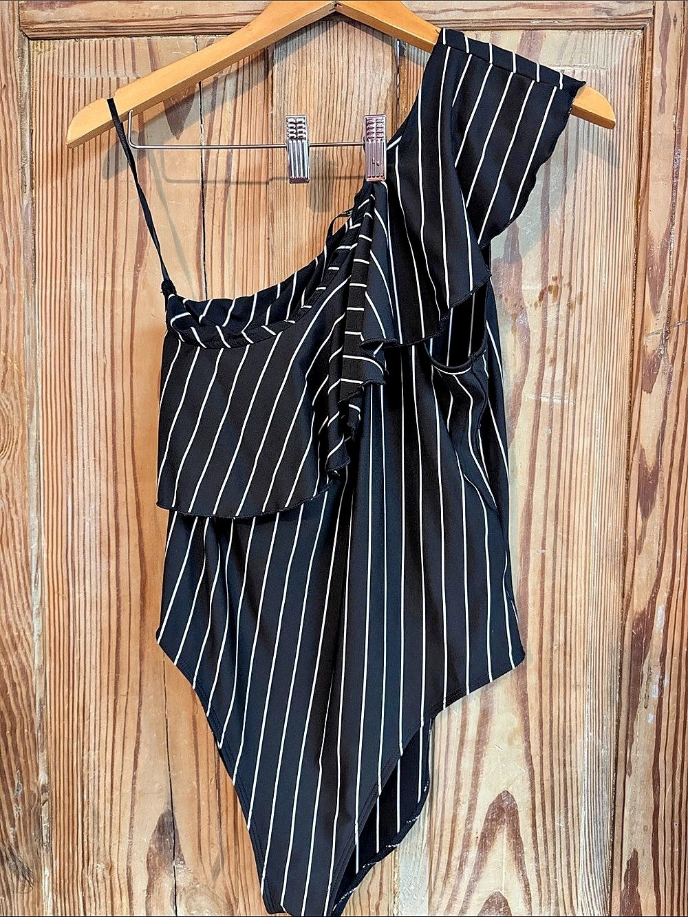 SHEIN One Shoulder Striped body suit in Black & White Size Large Like New
